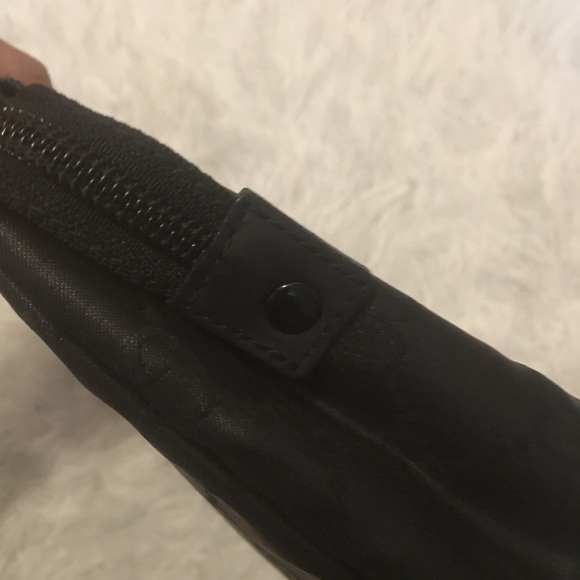 Gucci monogram toilette pouch! - Picture 3 of 7